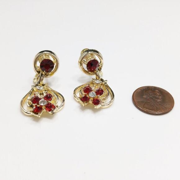 Vintage Gold & Red Rhinestone Floral Earrings, Screw Back, Mid-Century, 1 1/2 In - Picture 9 of 10